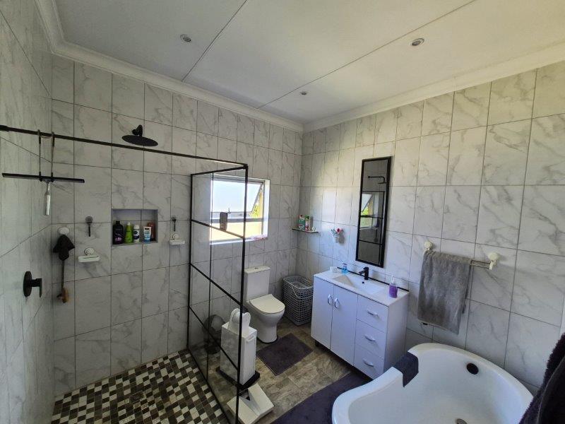 3 Bedroom Property for Sale in Cambridge Eastern Cape
